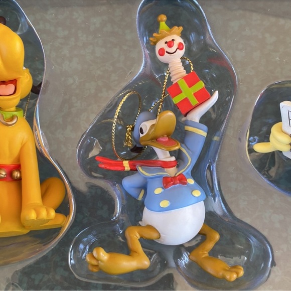 Vintage Disney Mickey and friends Ornament Book - Picture 8 of 13